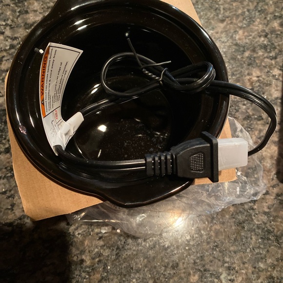 TRU Red Mini Crock Pot-NWOT - Picture 5 of 5